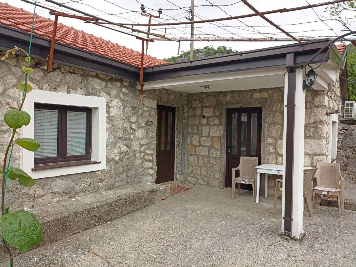 Villa Feel The Karuch Cetinje Esterno foto