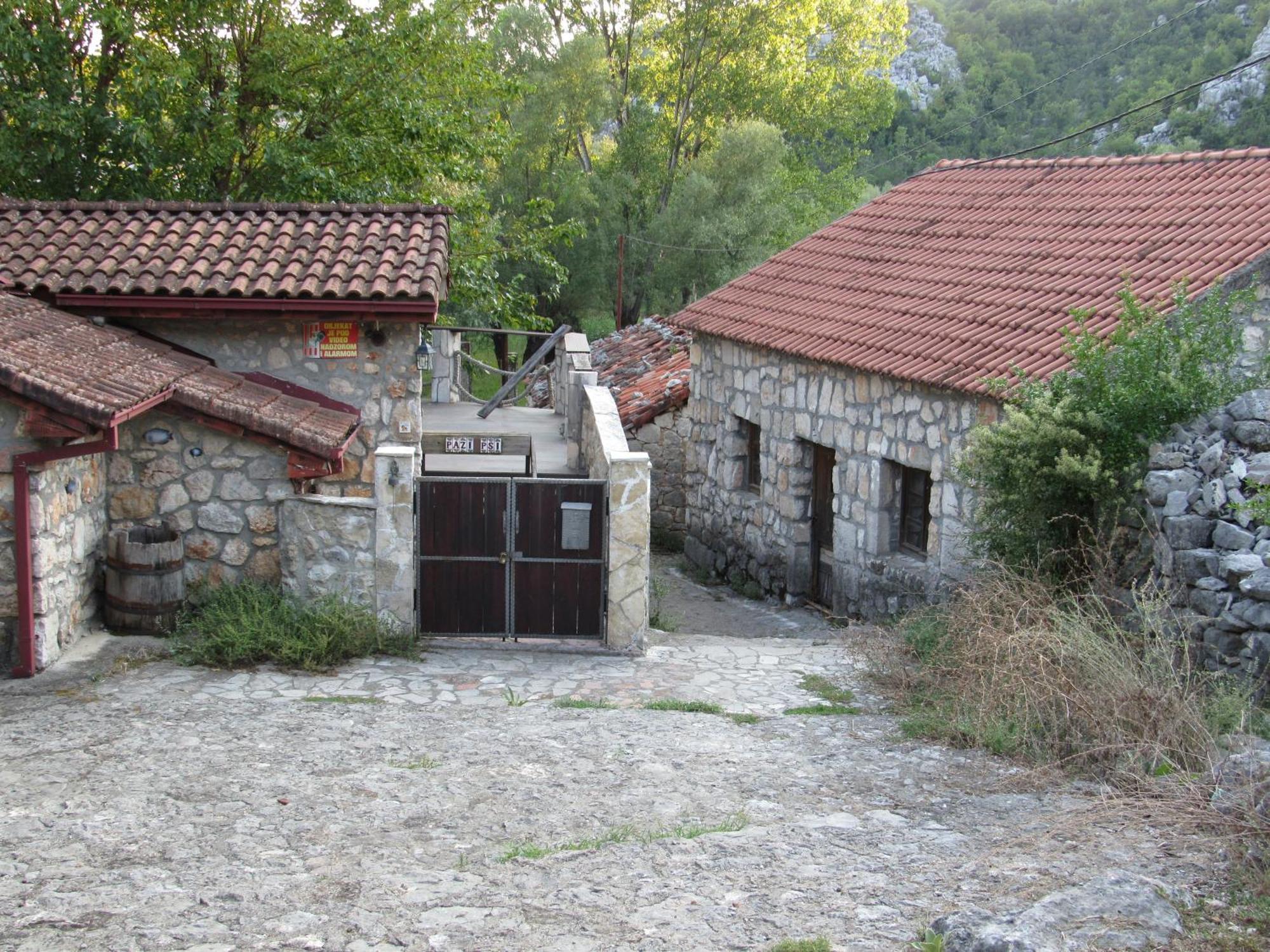 Villa Feel The Karuch Cetinje Esterno foto